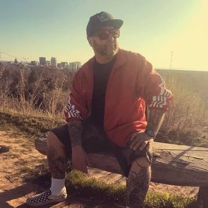 Meet your Posher, Levi